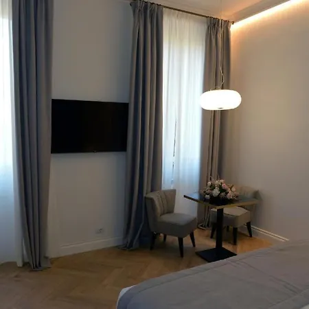 Pensión Spagna Luxury