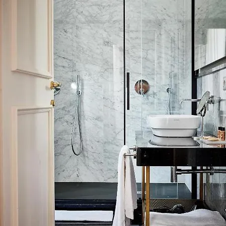 Spagna Luxury Guest house 4*